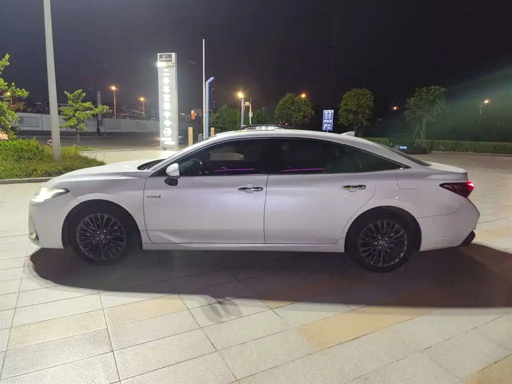 Toyota Avalon — миниатюра 7