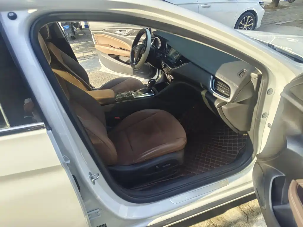 Buick Regal — миниатюра 7