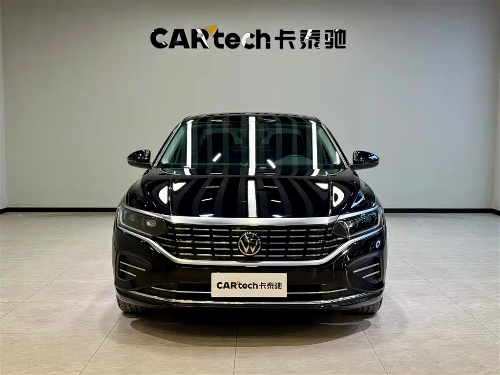 Volkswagen Passat 2025 380TSI