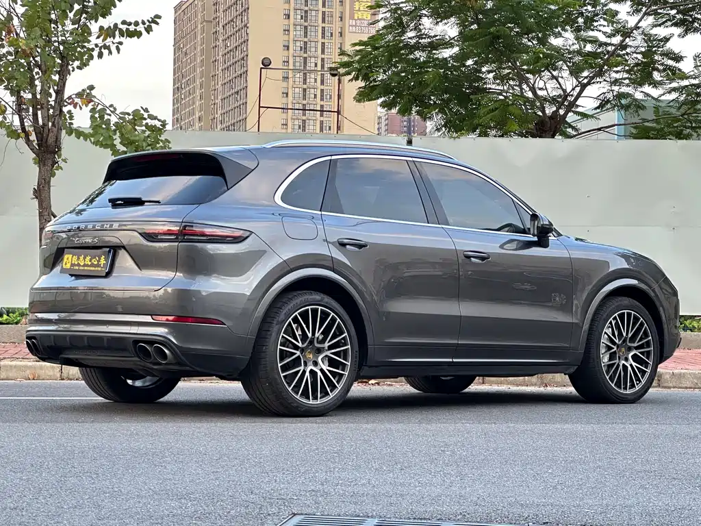 PORSCHE CAYENNE
