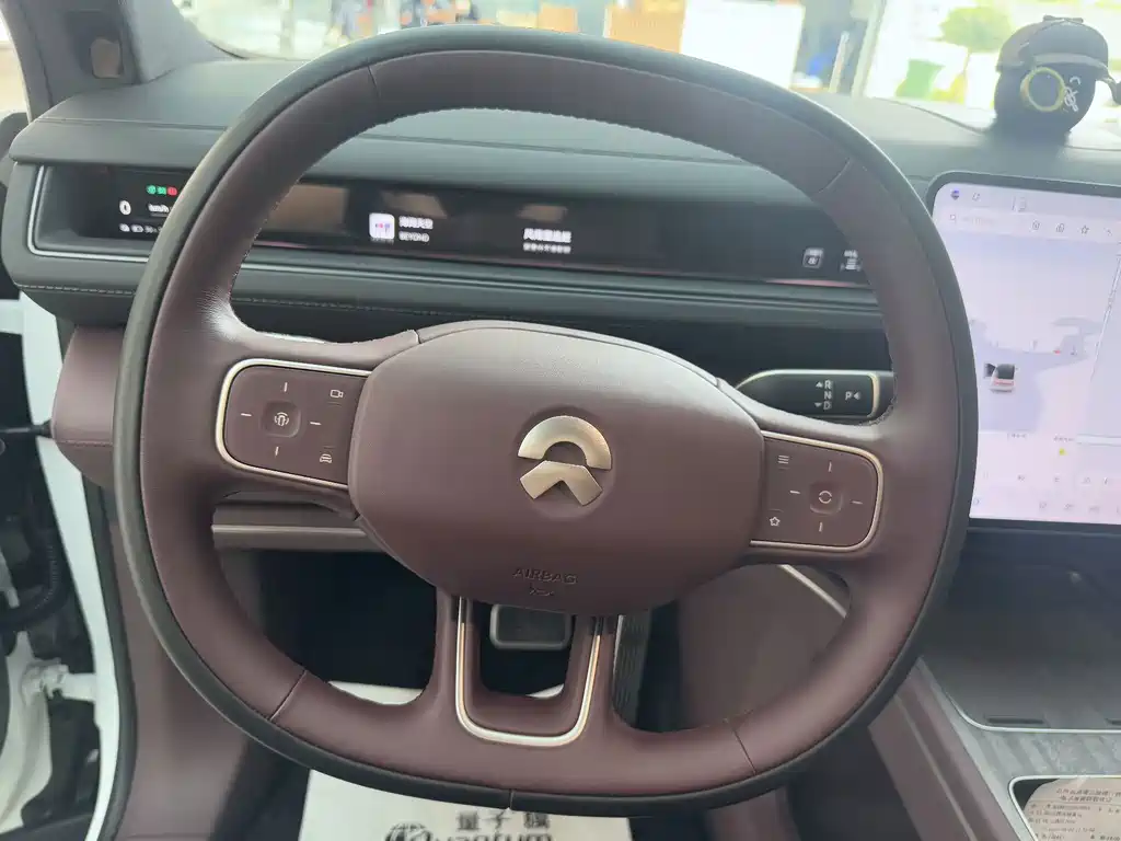 NIO ES8 — миниатюра 5