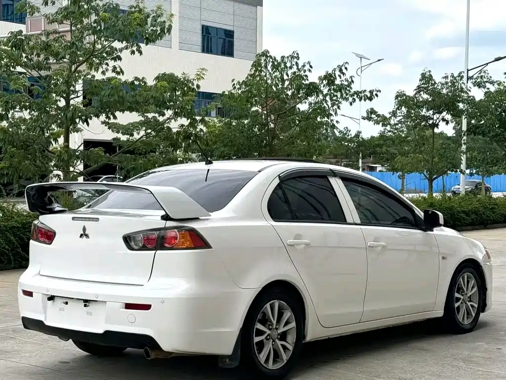 Mitsubishi Lancer EX — миниатюра 7