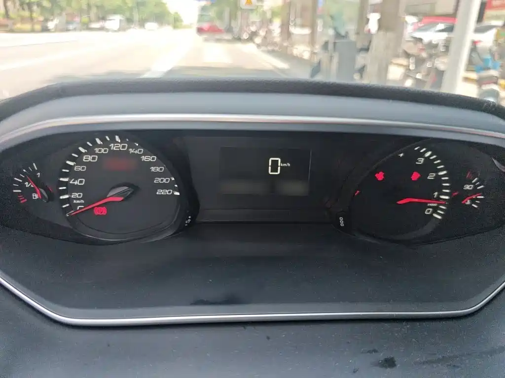 Peugeot 308 — миниатюра 4