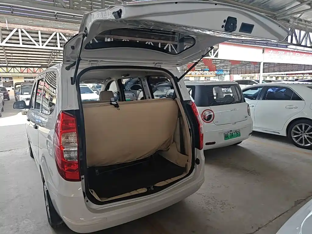 Wuling Hongguang — миниатюра 19