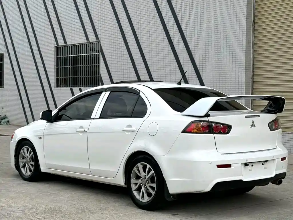 Mitsubishi Lancer EX — миниатюра 9