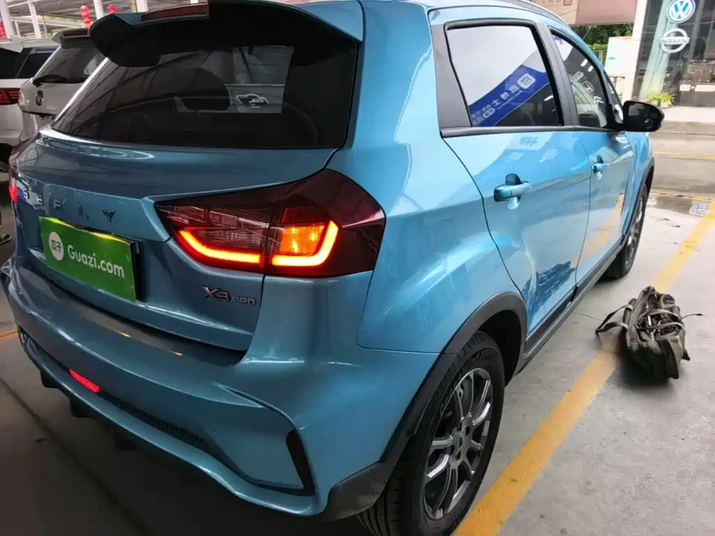 Geely Vision X3 — миниатюра 8