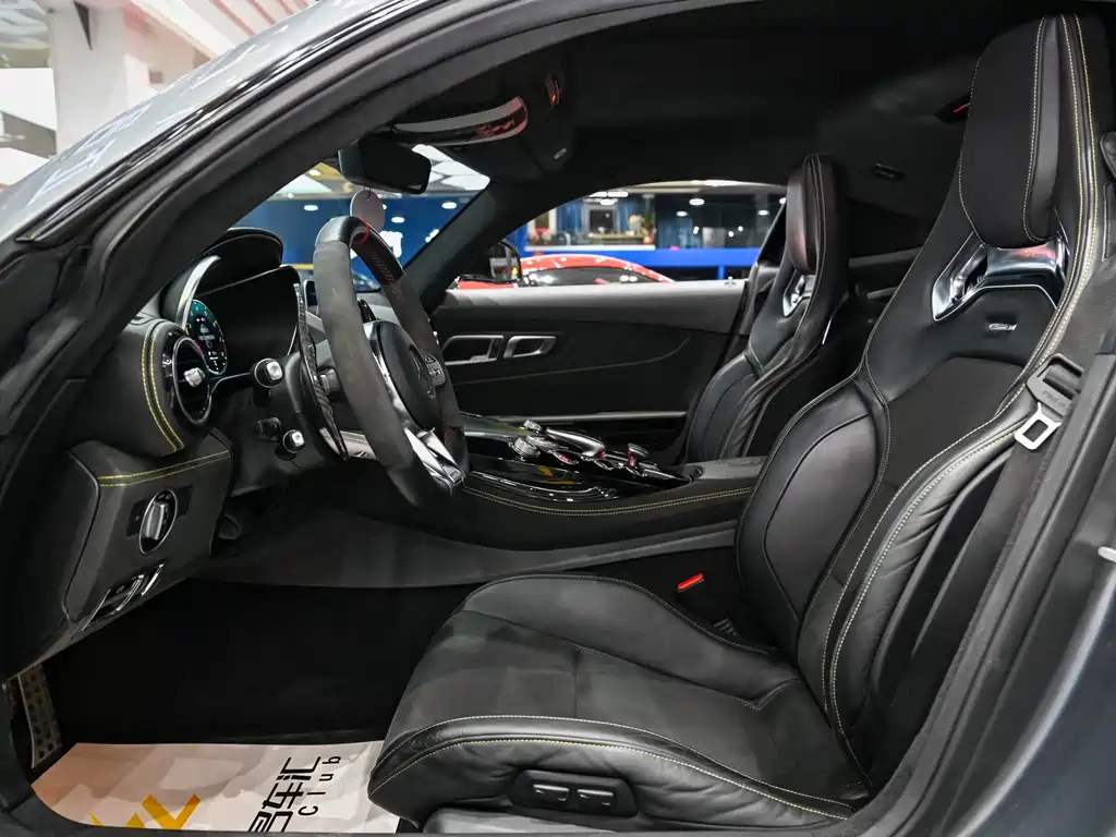 MERCEDES-BENZ AMG GT