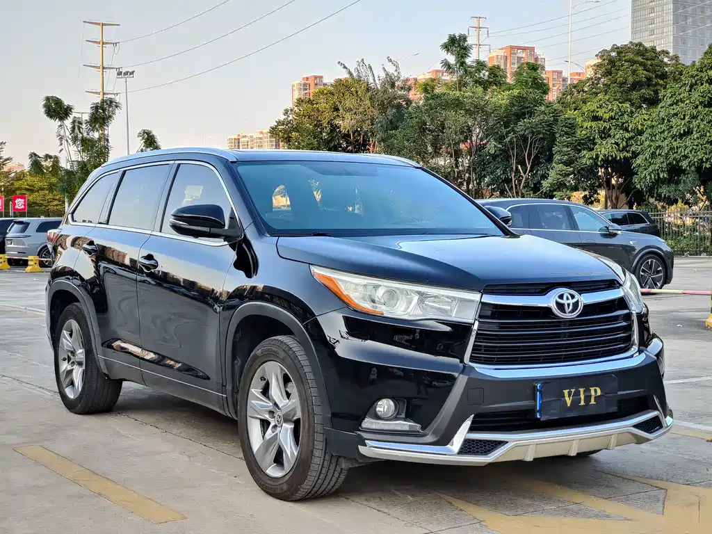 TOYOTA HIGHLANDER