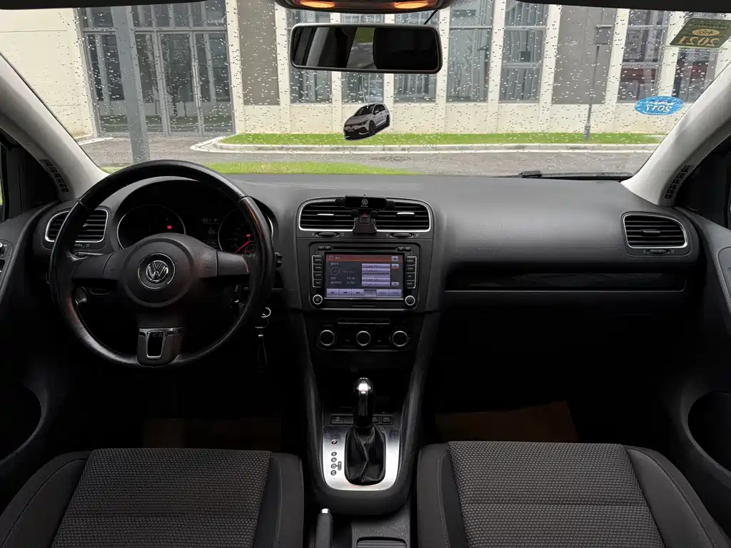 Volkswagen Golf — миниатюра 8