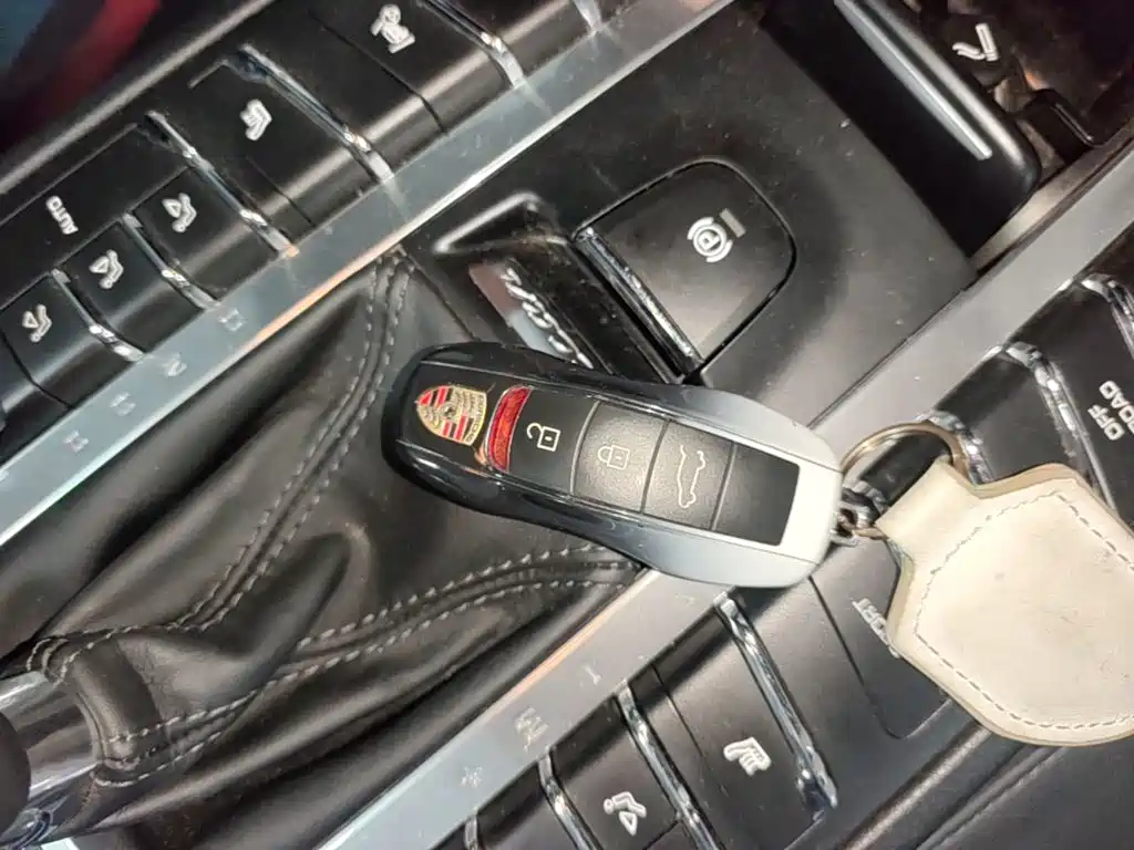 Porsche Macan — миниатюра 9
