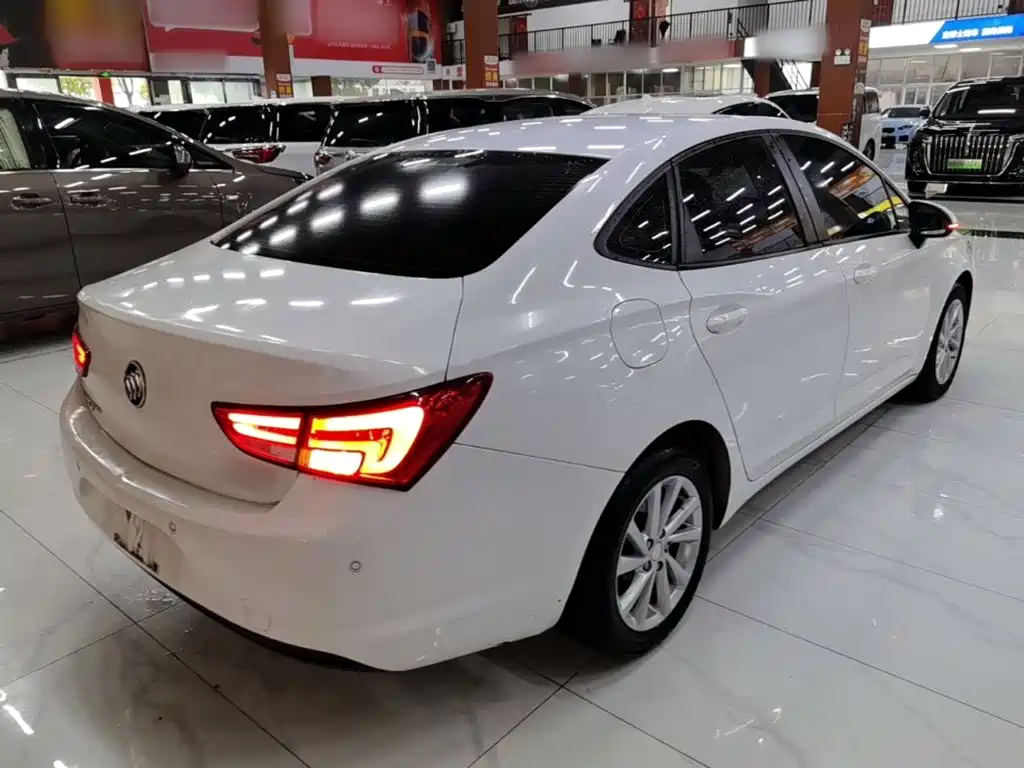 Buick Verano — миниатюра 7