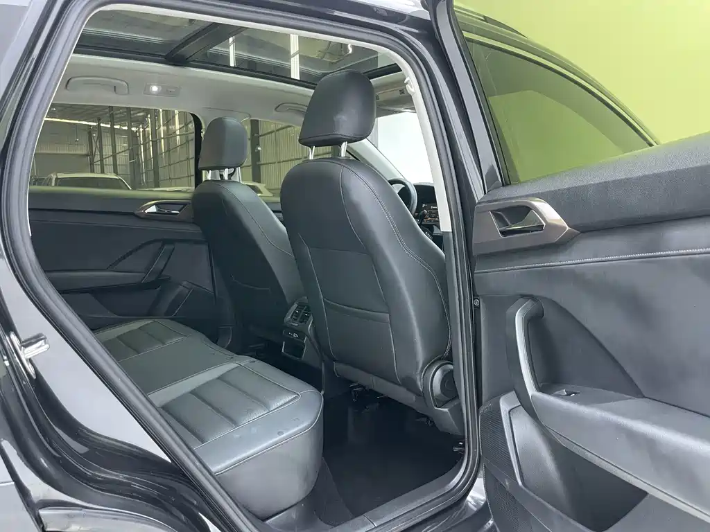 Volkswagen Tharu — миниатюра 10