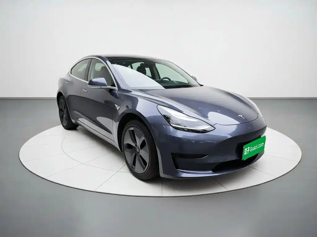 Tesla Model 3 — миниатюра 3