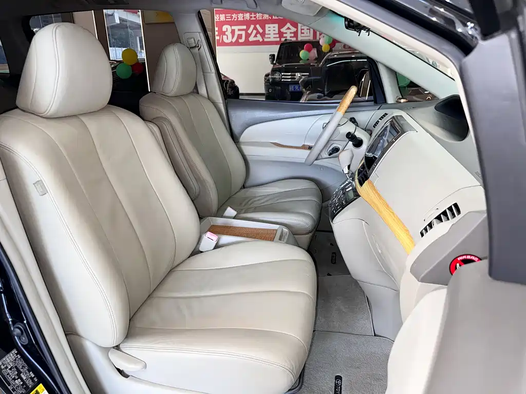 Toyota Previa — миниатюра 12