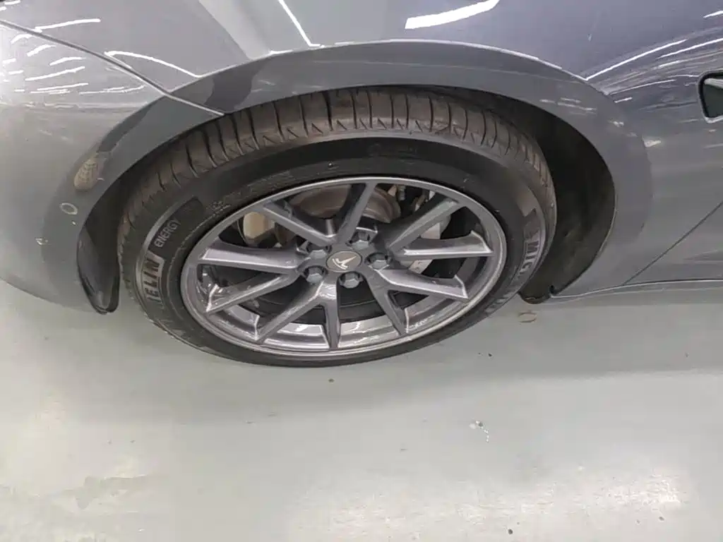 Tesla Model 3 — миниатюра 23