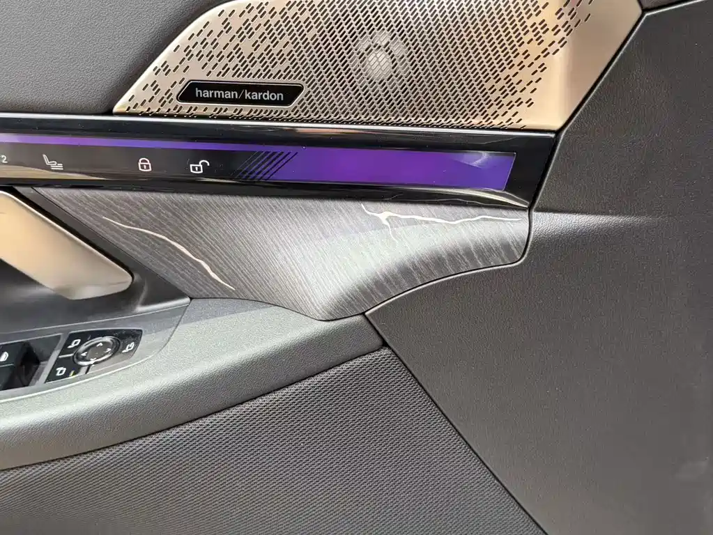 BMW 5 Series — миниатюра 6