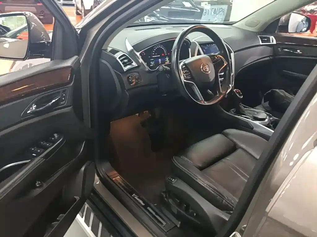 Cadillac SRX — миниатюра 16