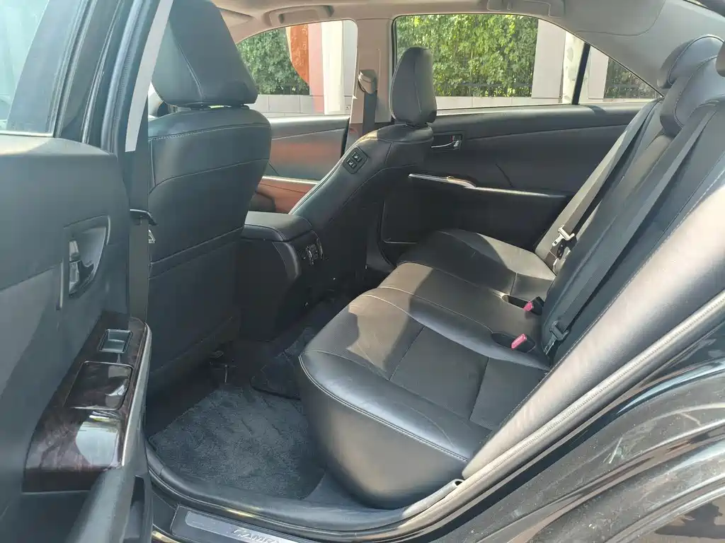 Toyota Camry — миниатюра 11