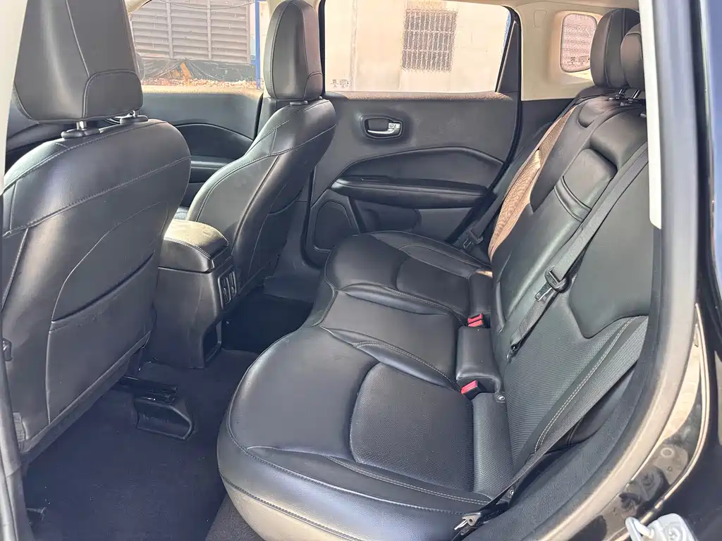 Jeep Compass — миниатюра 7