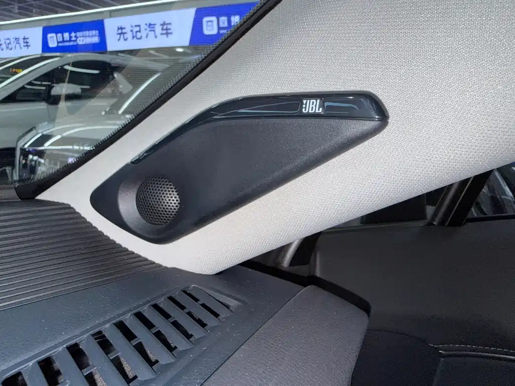 Toyota Venza — миниатюра 11