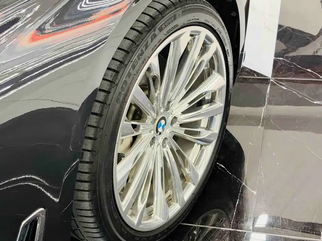 BMW 7 Series — миниатюра 27