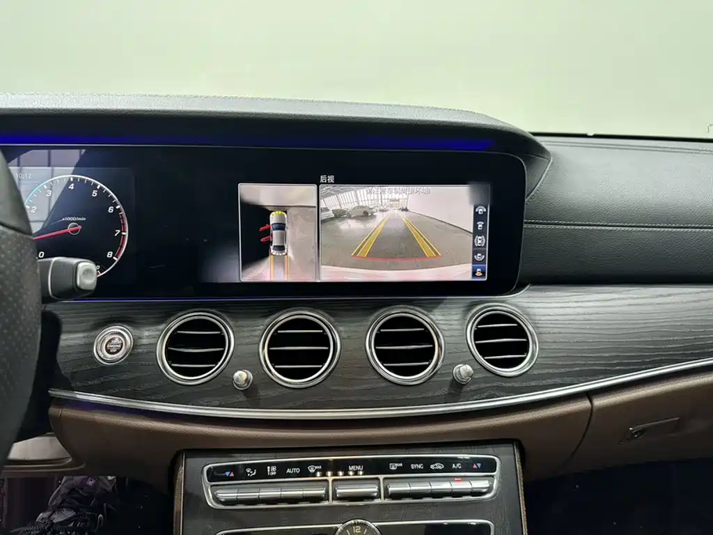 Mercedes-Benz E-Class — миниатюра 5