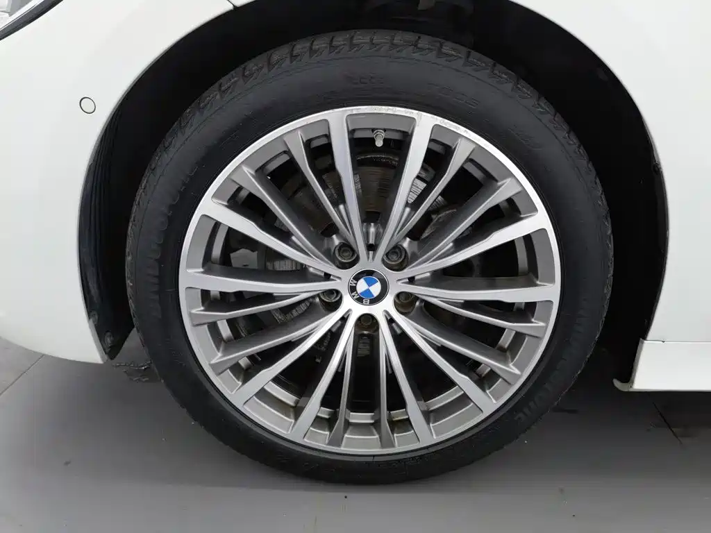 BMW 3 Series — миниатюра 17