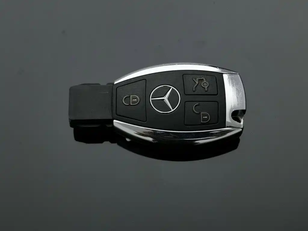 Mercedes-Benz SL-Class — миниатюра 19