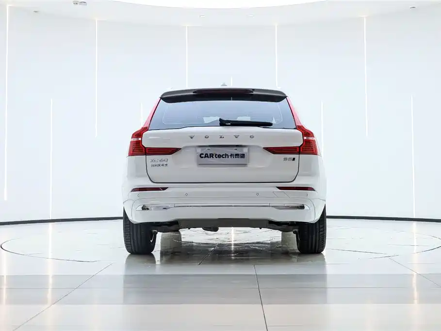 Volvo XC60 2025 B5 Luxury