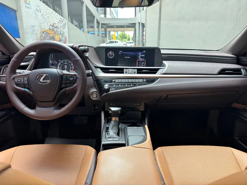 Lexus ES — миниатюра 14