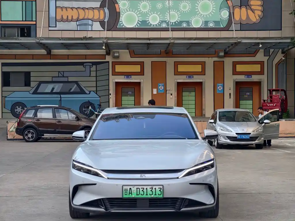 BYD Han — миниатюра 2