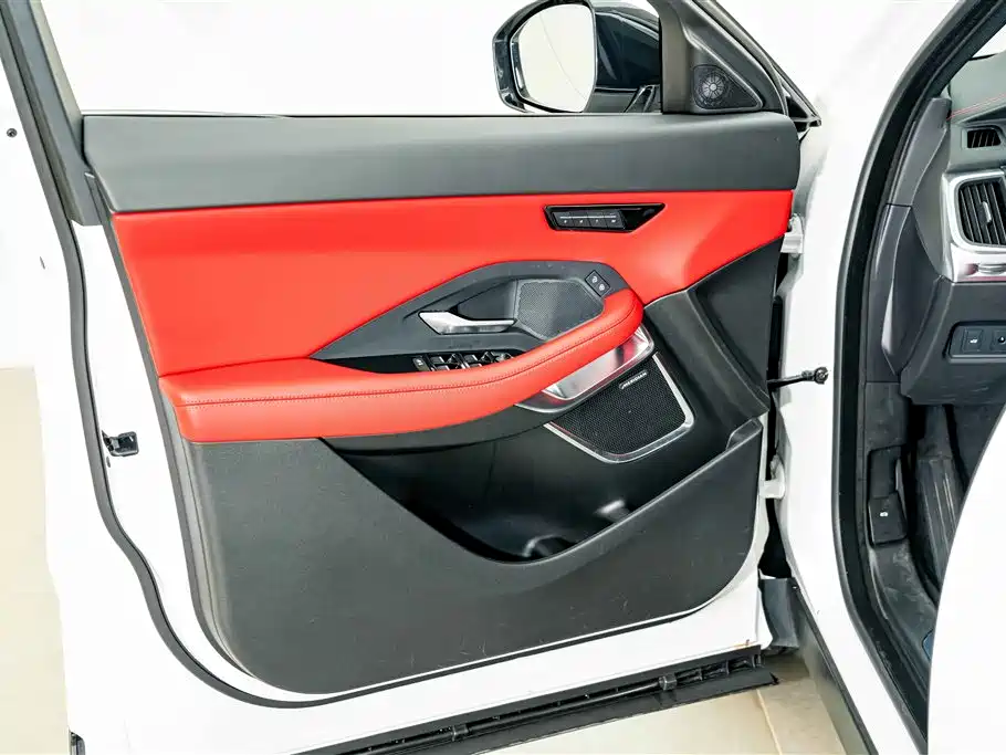 Jaguar E-PACE — миниатюра 16
