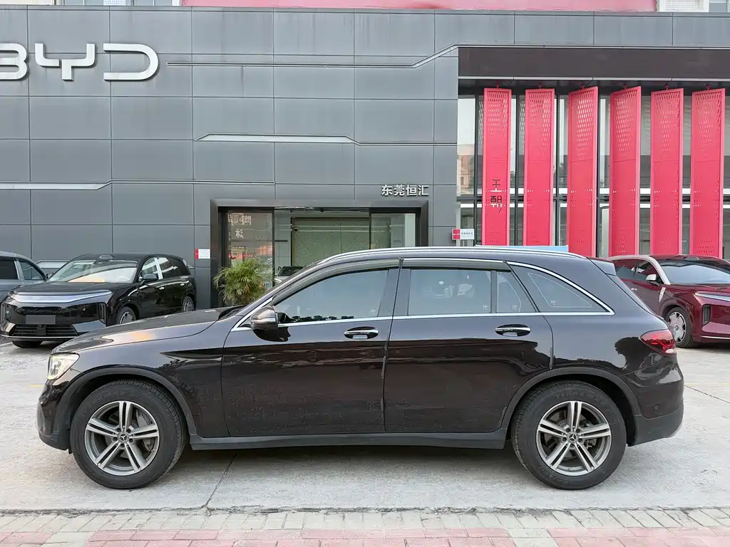 Mercedes-Benz GLC — миниатюра 9