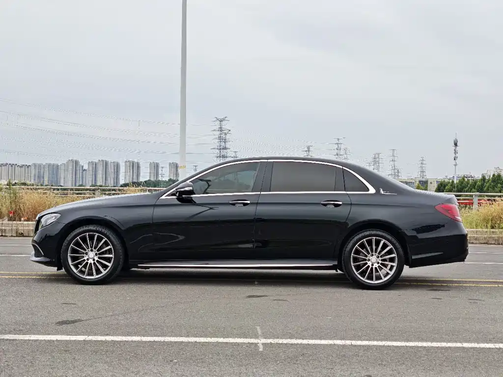 Mercedes-Benz E-Class — миниатюра 18