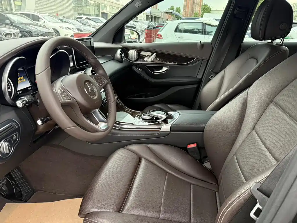 Mercedes-Benz GLC 2017 GLC 260 4MATIC