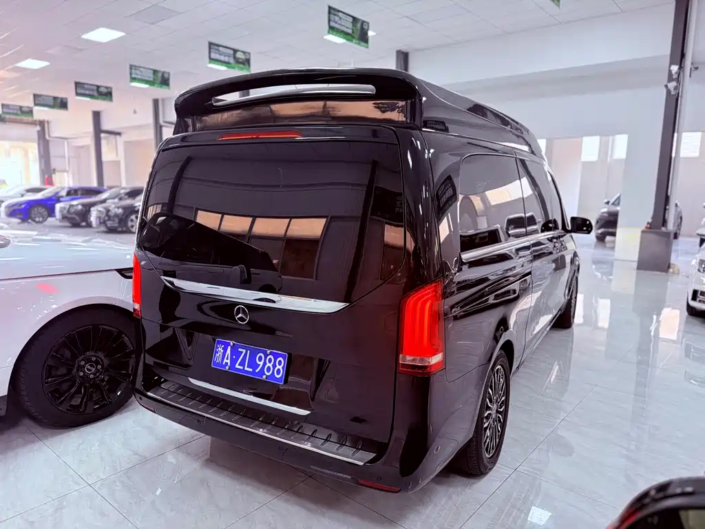 Mercedes-Benz V-Class V 2018 V 260 L Luxury Long Wheelbase VI