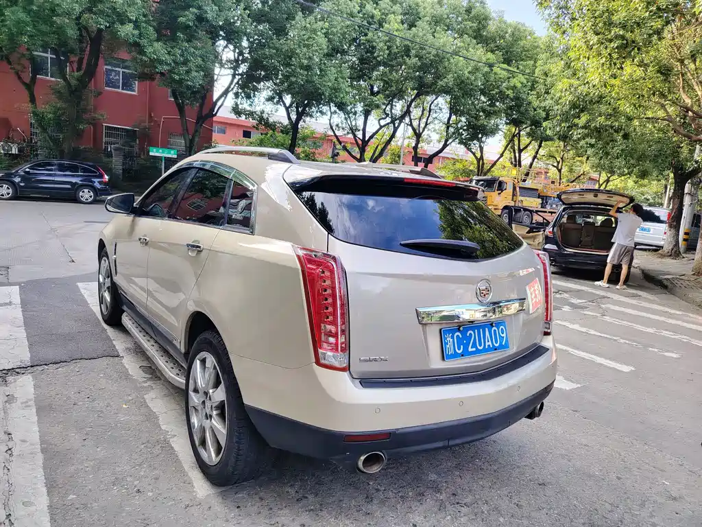 Cadillac SRX — миниатюра 11