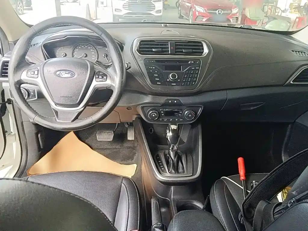 Ford Escort — миниатюра 10