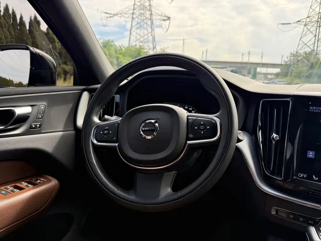 Volvo XC60 — миниатюра 12