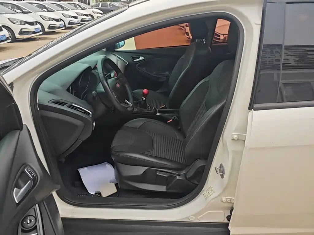 Ford Focus — миниатюра 15
