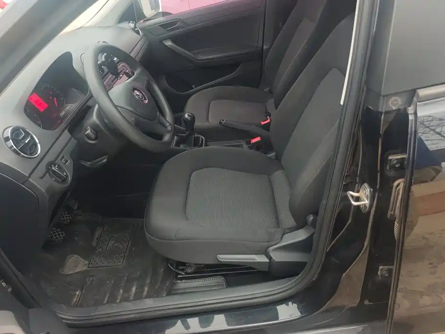 Volkswagen Jetta — миниатюра 9