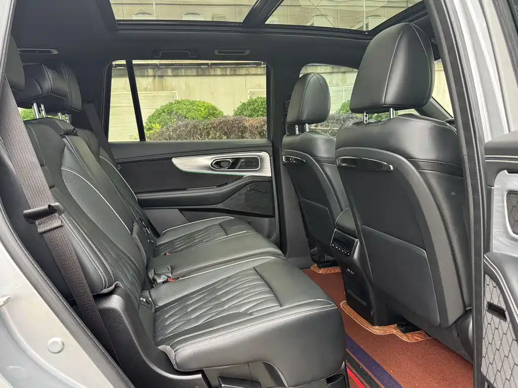 GAC GS8 2022 2.0TM Luxury ( мест)