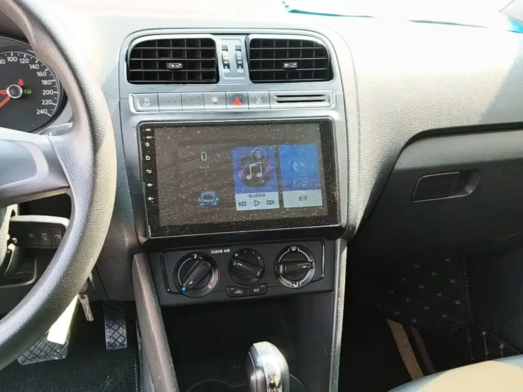 Volkswagen Polo — миниатюра 13