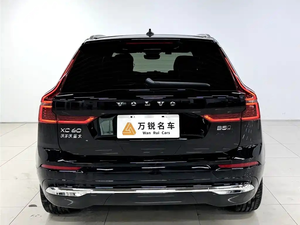 Volvo XC60 2026 B5 Luxury
