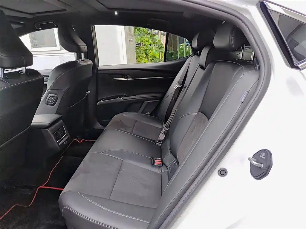 Toyota Camry 2024 2.0HXS Sport Plus