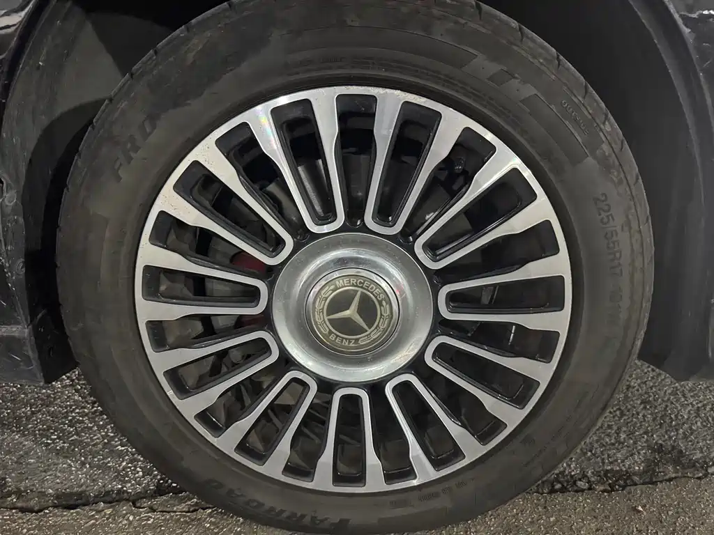 Mercedes-Benz V-Class (Import) — миниатюра 5