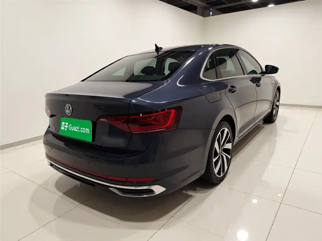 Volkswagen Sagitar 2023 300TSI DSG