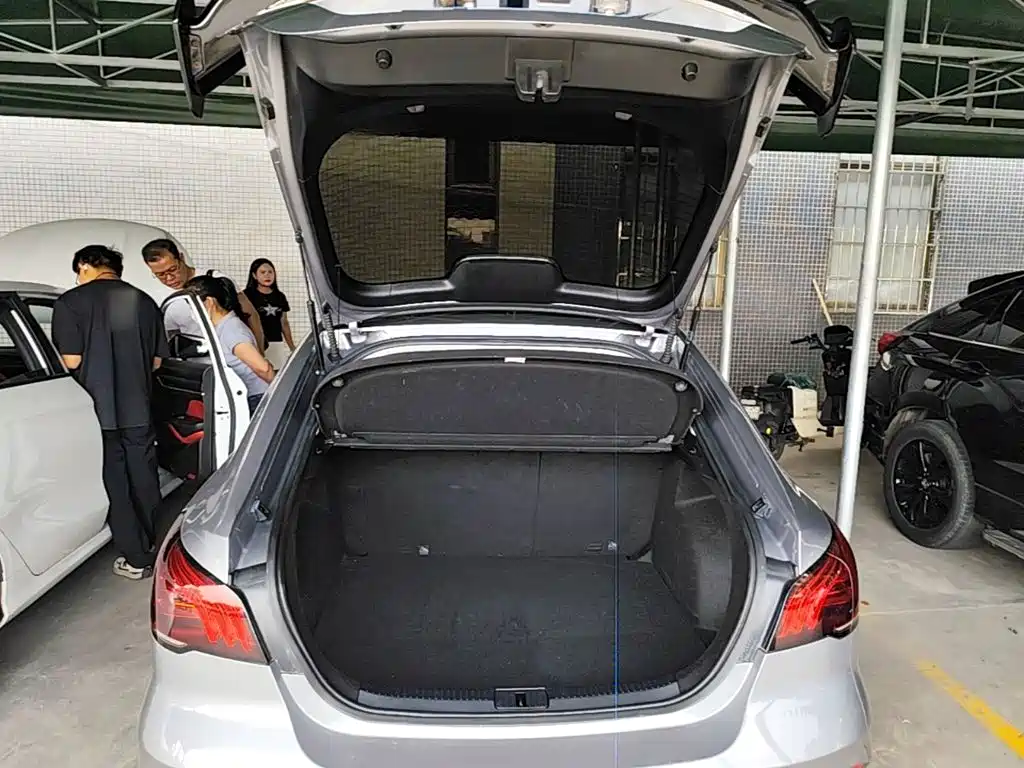 MG MG6 — миниатюра 19