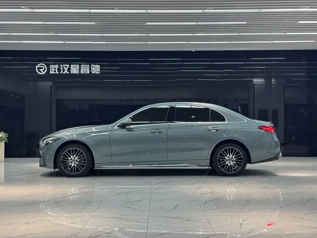 Mercedes-Benz C-Class — миниатюра 3