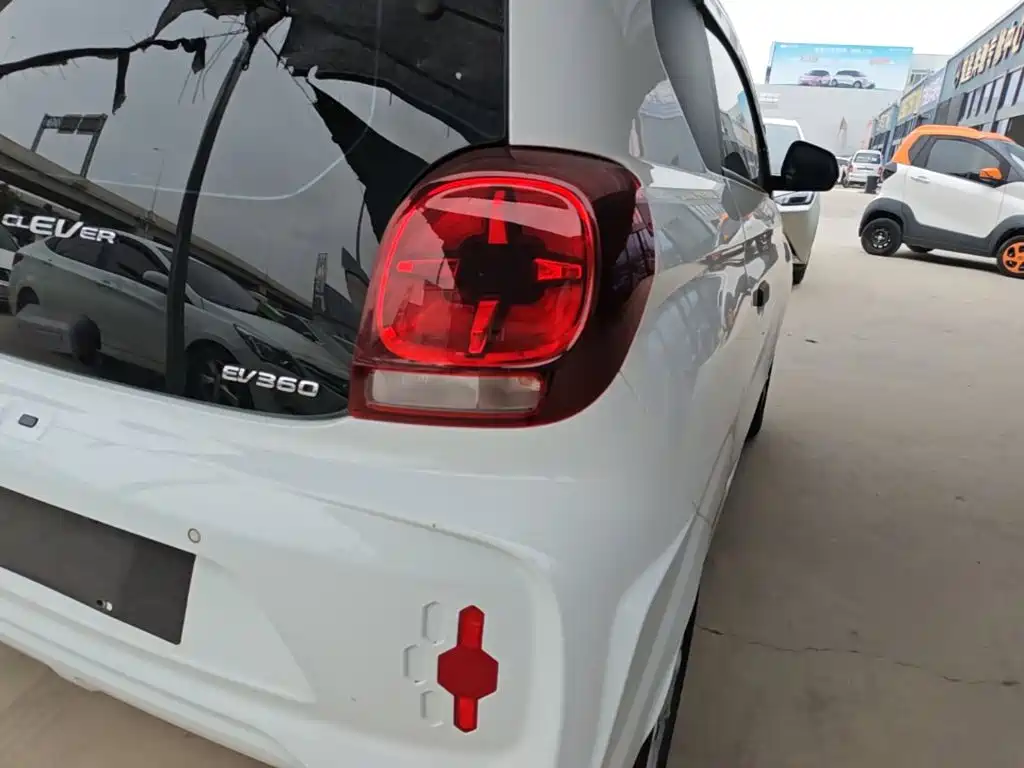 Roewe Clever — миниатюра 8